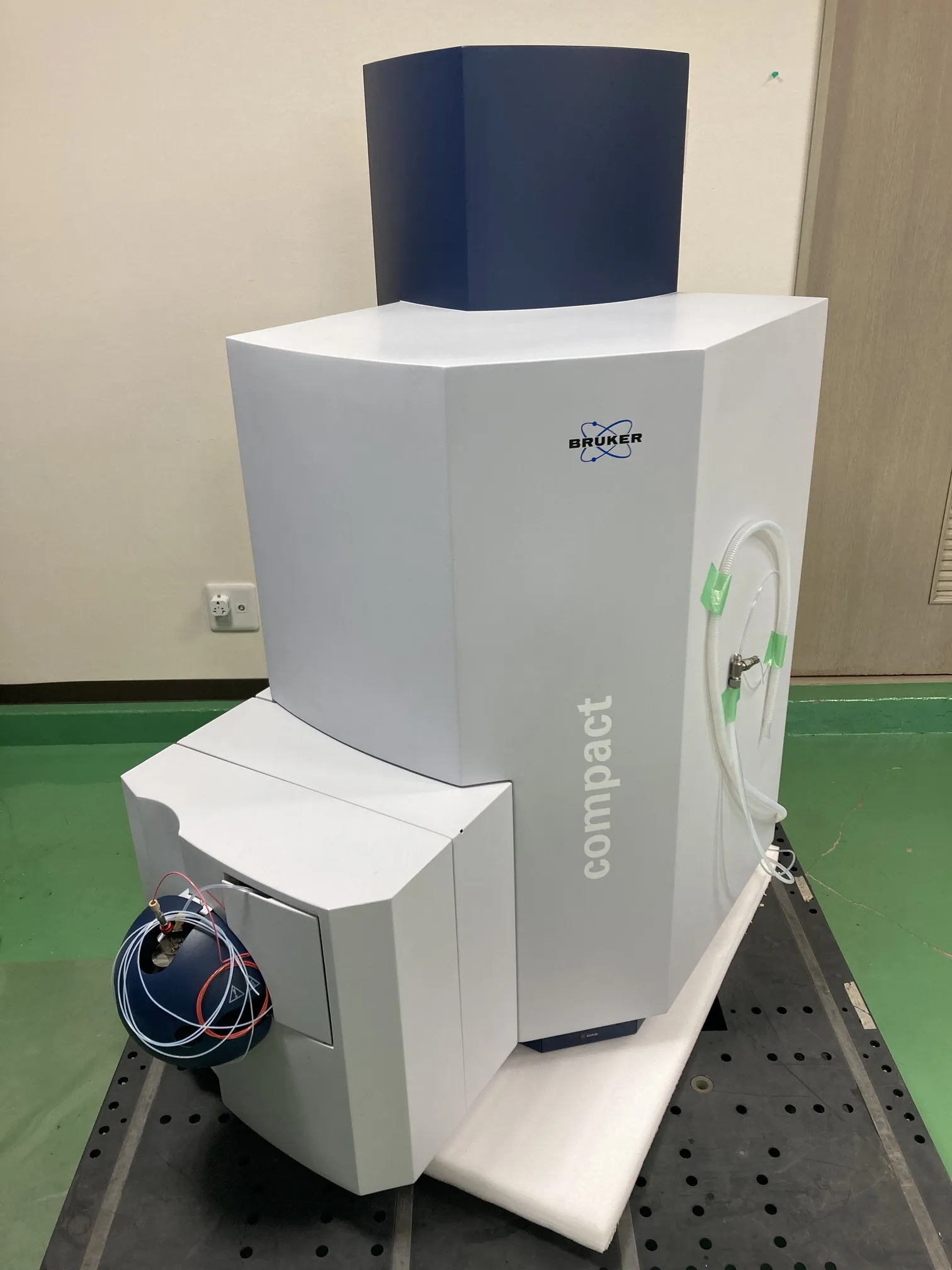 【RL-851】ブルカー Bruker 高分解能質量分析計 + 防音ボックス付きロータリー真空ポンプ compact QTOF +HS602 ★ジャンク品・保証無し★