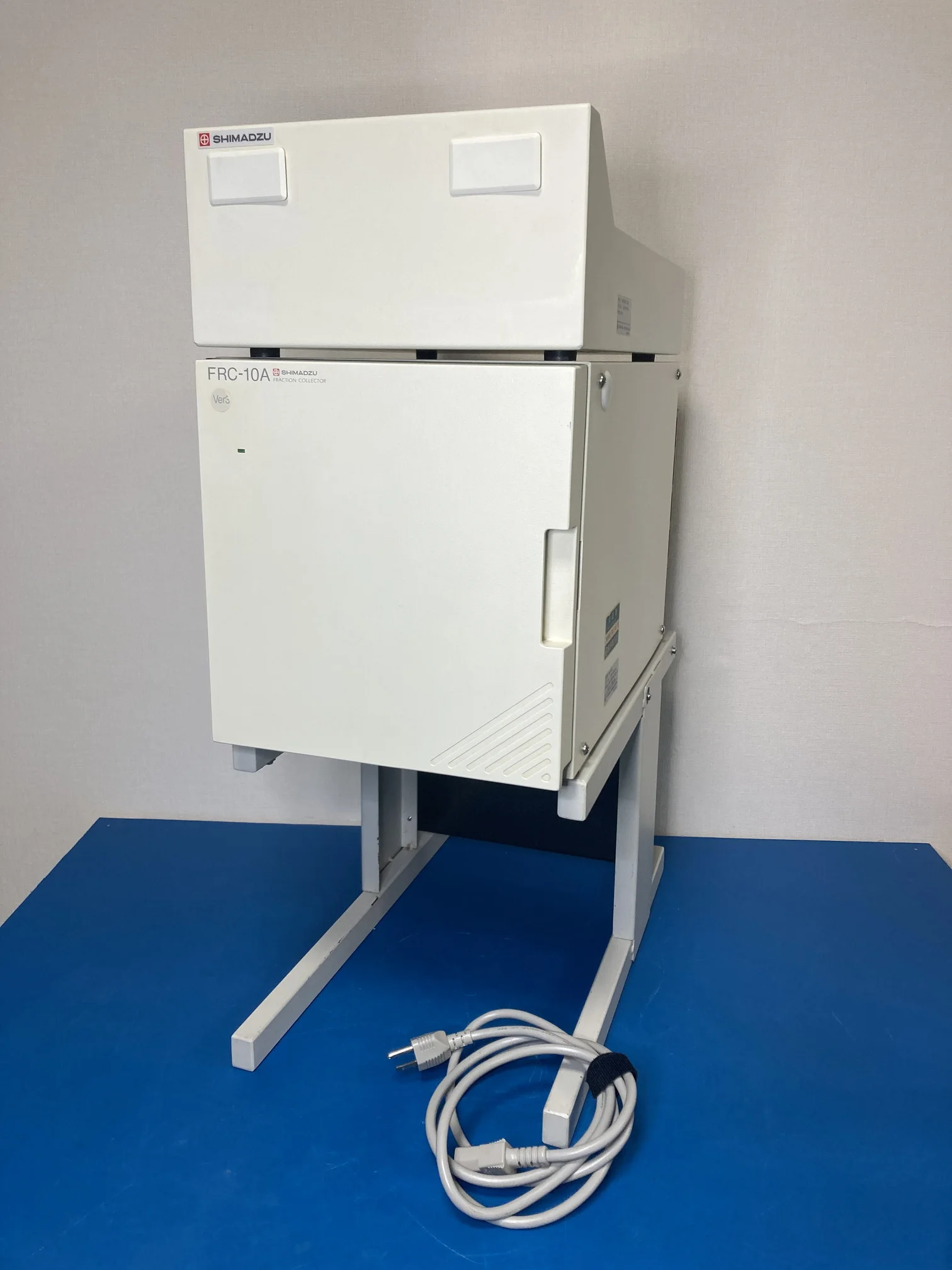 【RL-946】島津製作所 SHIMADZU 液体クロマトグラフ HPLC フラクションコレクタ FRC-10A+リザーバートレイ
